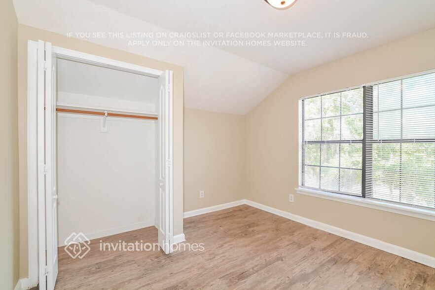 Building Photo - 1476 East Ave