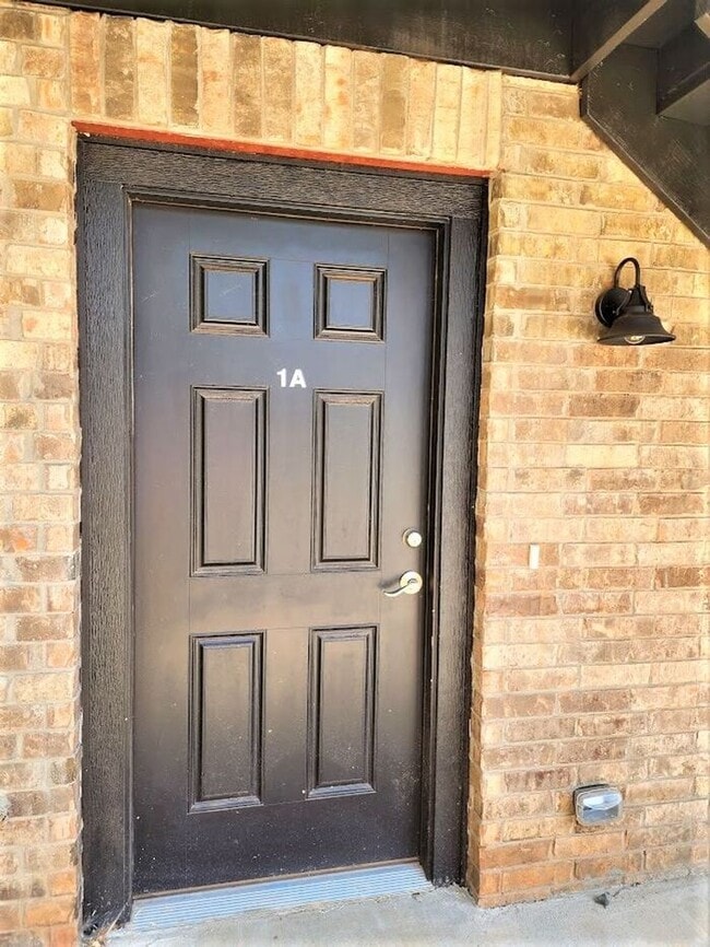 Building Photo - New 3 Bed 2 Bath Duplexes SW 40th & Shields Blvd