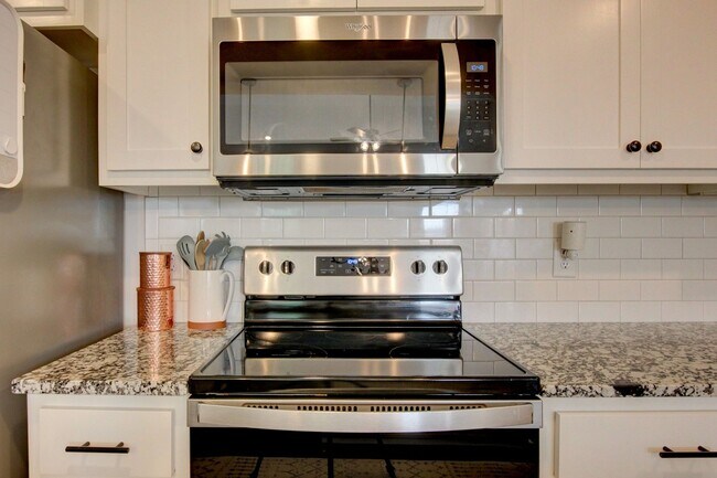 Building Photo - 715 Jodine Ann Dr