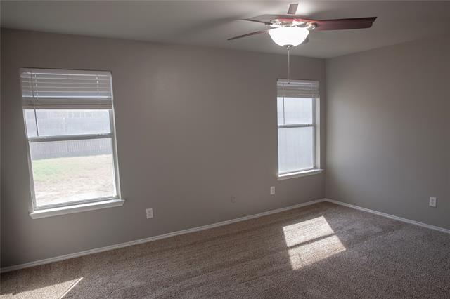 Building Photo - 320 Chisholm Trail