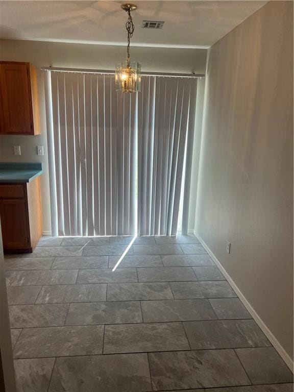 Building Photo - 803 E 1st St