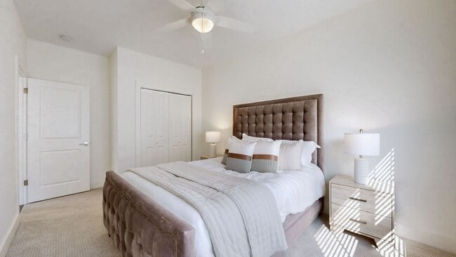 Building Photo - 3 Bedroom 2.5 bath Townhome with Luxury Finishes in Franklin