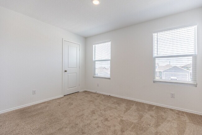 Building Photo - 5319 Hornbeck Hts