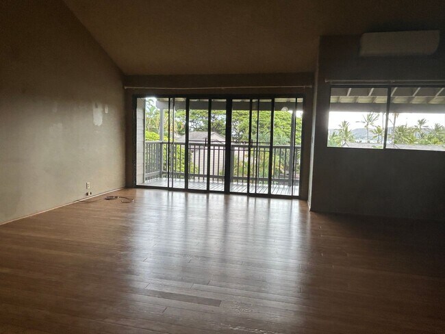 Building Photo - $3890/mo 3 bedroom  2 Baths - spacious, sp...