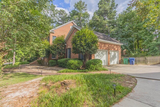 Building Photo - 126 Hemlock Dr