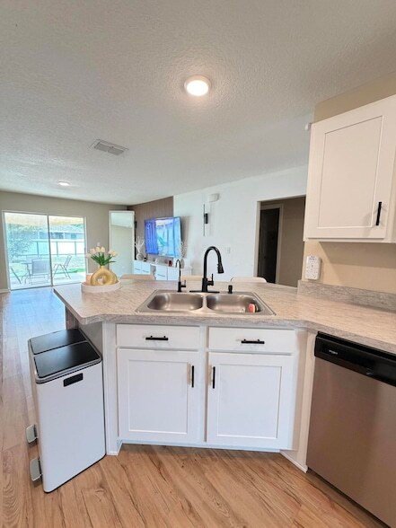 Building Photo - 4249 SW Whitebread Rd