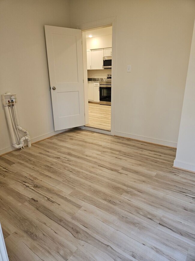 Building Photo - Like Brand New 3 Bedroom 2 Bath Home in Sandston!