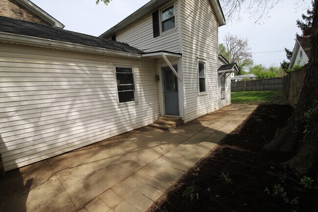 Building Photo - 603 Country Club Rd