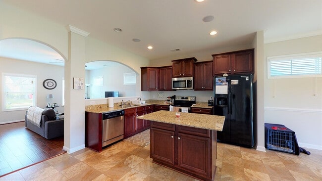 Building Photo - 160 Kirkwood Dr