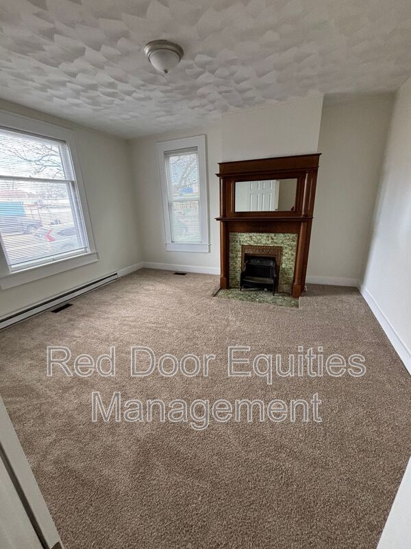 Building Photo - 522 N High St