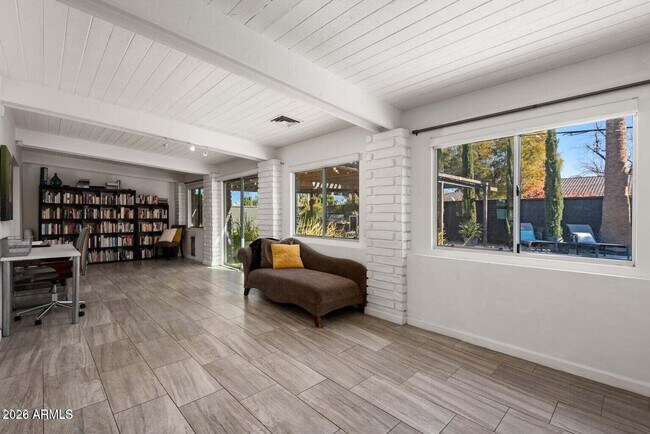 Building Photo - 6643 N 7th Dr