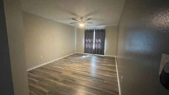 Building Photo - 463 Sandy Ridge Cir