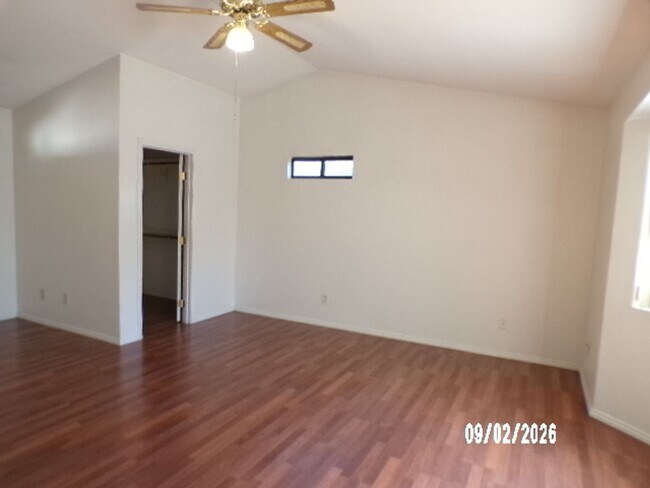 Building Photo - 43702 La Paz Ln