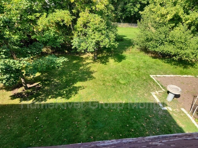 Building Photo - 336 S 5th St E