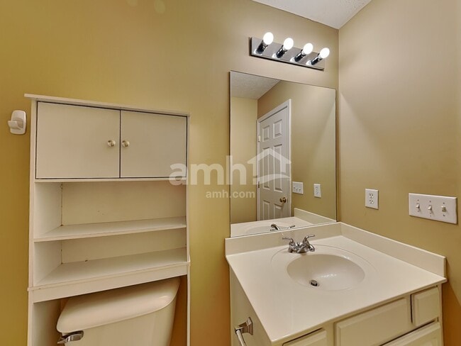 Building Photo - 3128 Hidden Creek Dr