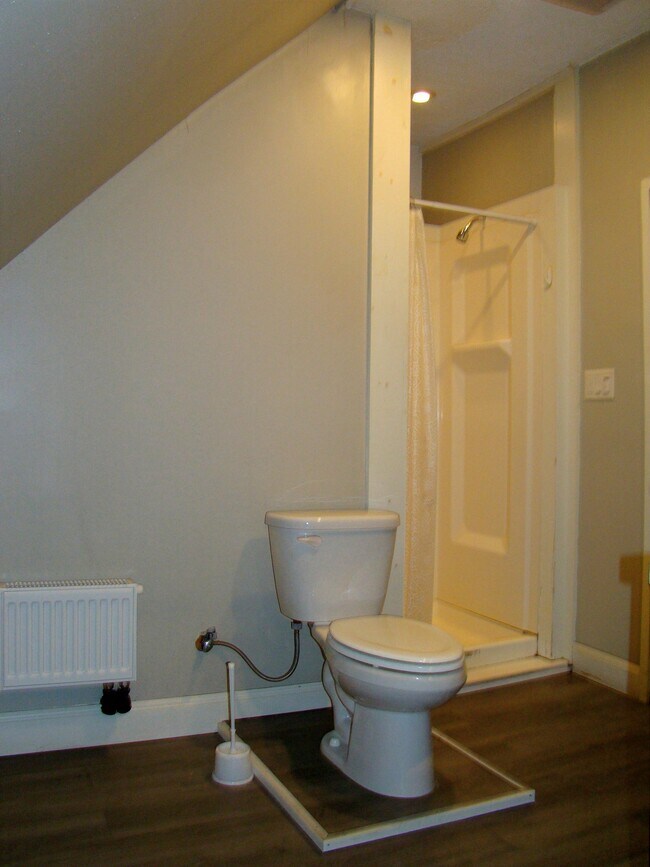 Building Photo - 86 School St