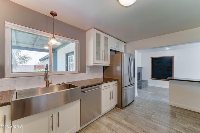Building Photo - 4019 E Turney Ave