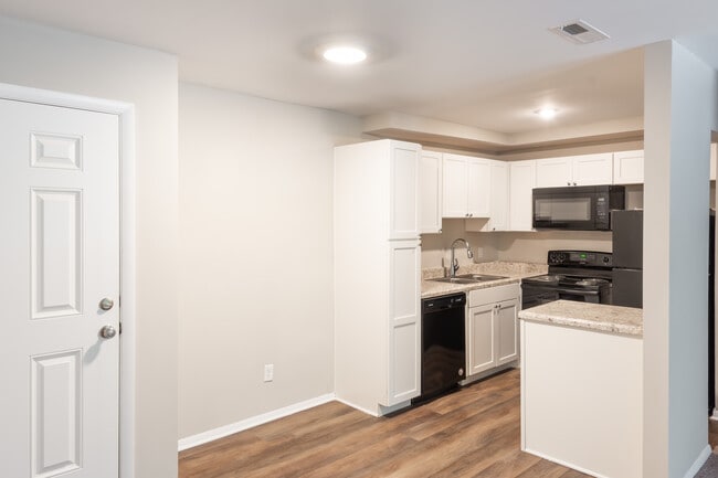 Building Photo - Sterling Heights Apartments by Callio Properties