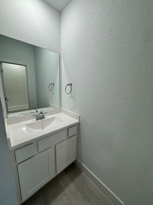 Building Photo - "Charming 4-Bed, 3-Bath Home in Castrovill...