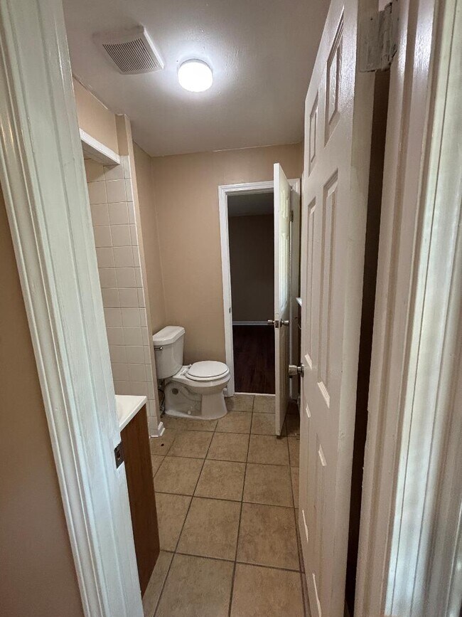 Building Photo - 1968 Gayle Ave