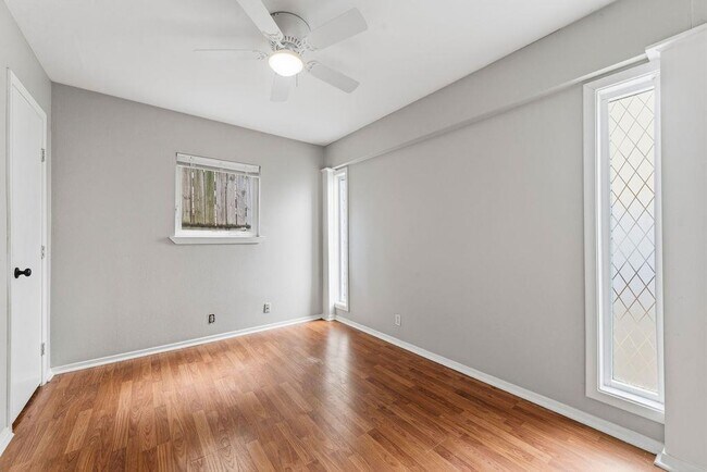 Building Photo - 2712 Whitis Ave