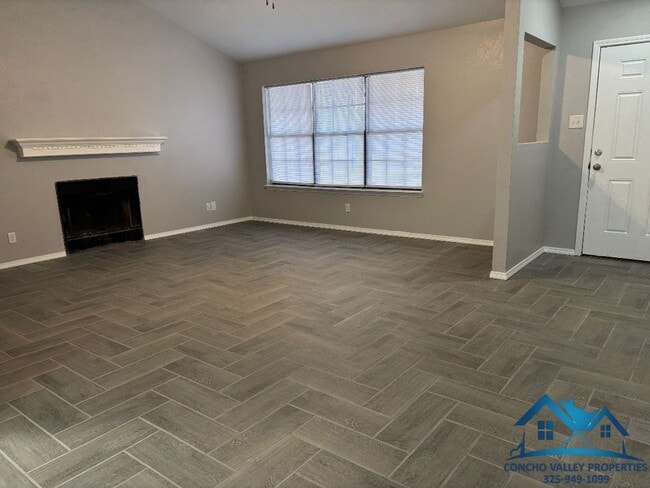 Building Photo - For Rent - 3 Bed/ 2 Bath in the Bluffs