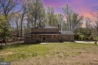 Building Photo - 123 Barnswallow Ln