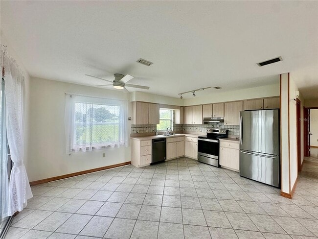 Building Photo - 709 S Lake Starr Blvd