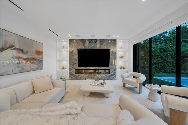 Building Photo - 34 SW 26th Rd