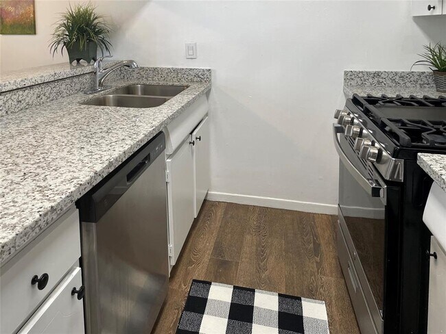 Building Photo - 1529 Wirt Rd