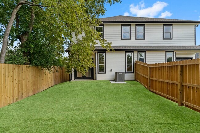 Building Photo - 8205 Carver Rd