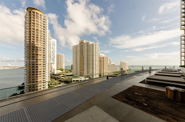 Building Photo - 475 Brickell Ave