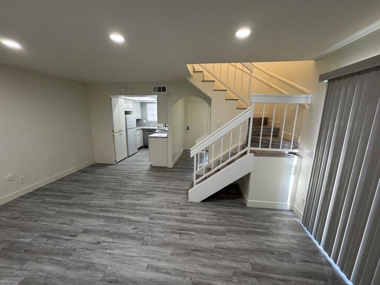 Building Photo - 26162 Sanz, A235