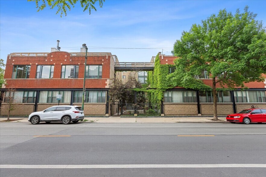 Primary Photo - 2943 N Lincoln Ave