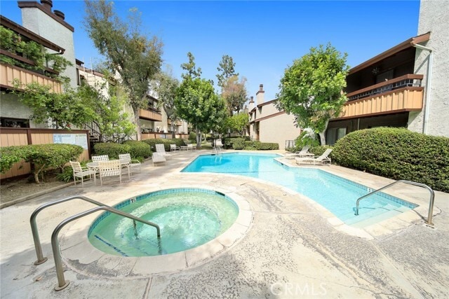 Spa and pool - 444 W Huntington Dr