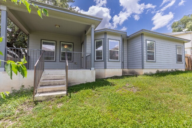 Building Photo - 906 Ashbury Bluff