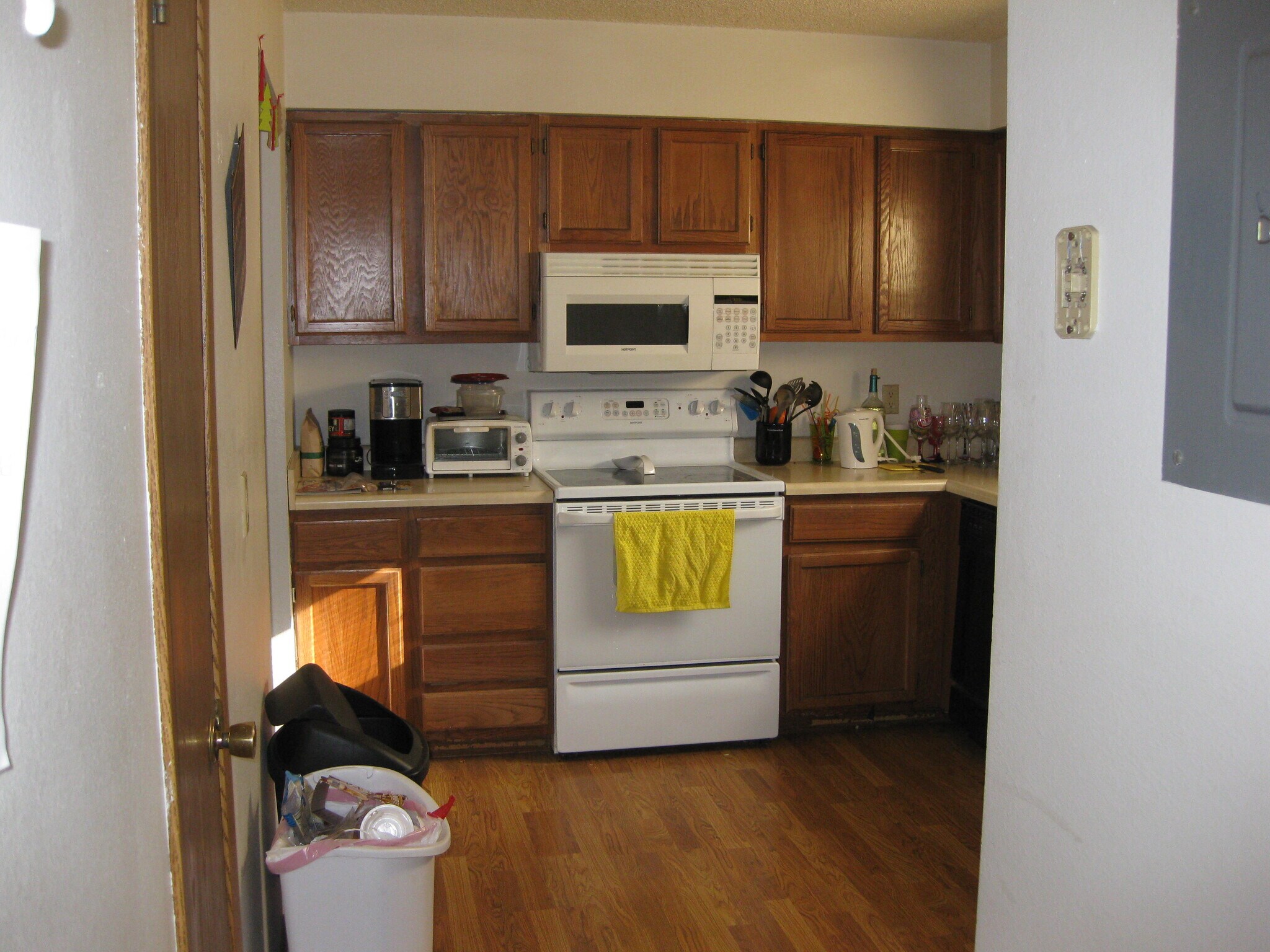 Building Photo - 330 S Lucas St