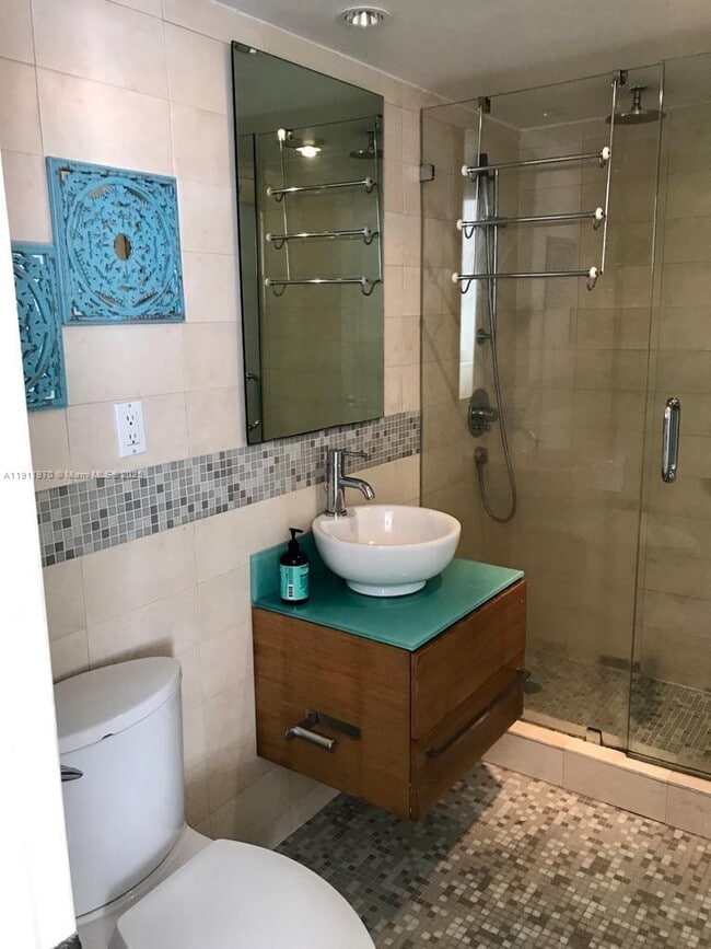 Building Photo - 719 Meridian Ave