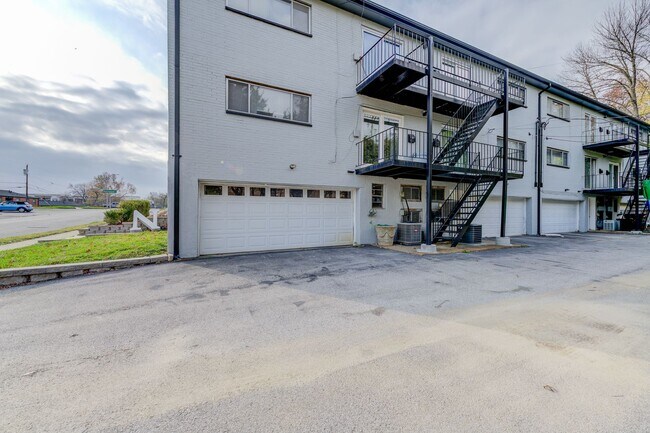 Building Photo - Minutes from I-170. Ask about our Move in ...