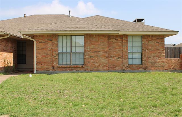 Primary Photo - 1234 Mockingbird Ln