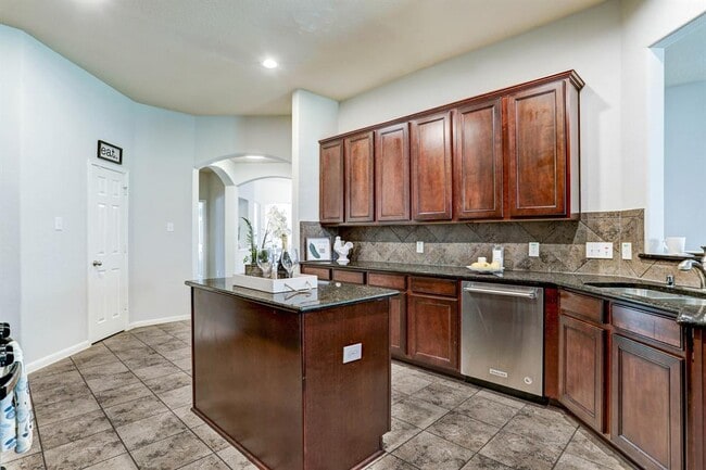 Building Photo - 6126 Bradford Ln