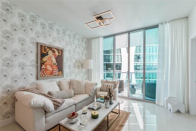 Primary Photo - 900 Biscayne Blvd