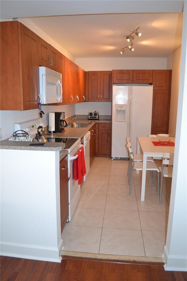 Building Photo - 401 69th St