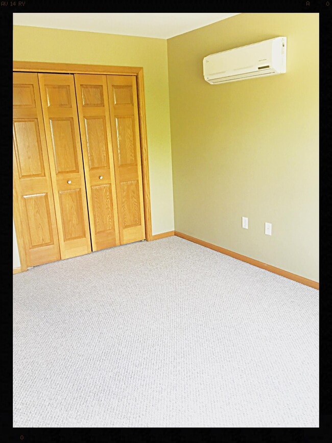 Building Photo - 903 8th Ave N