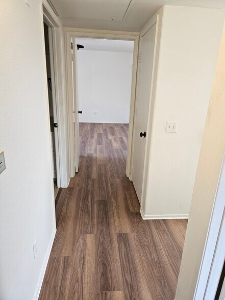 Building Photo - 1050 Harbor Heights Dr