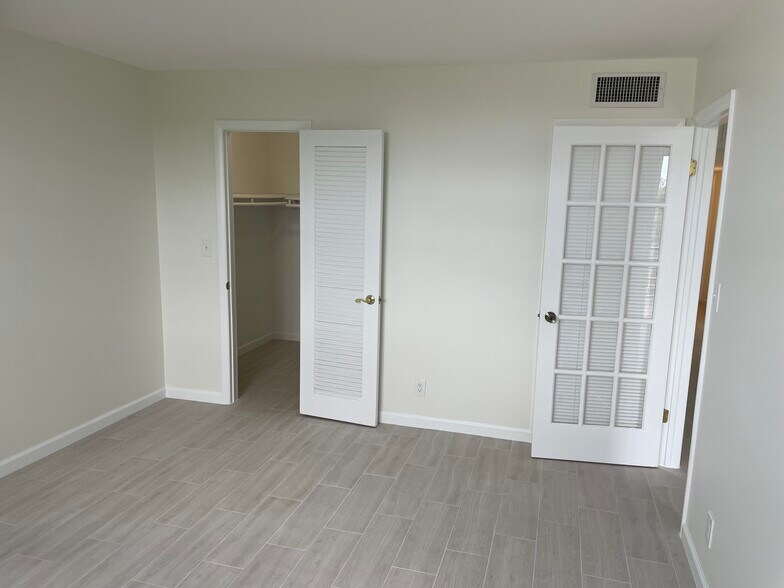 Building Photo - 3099 NW 48th Ave