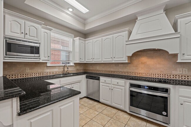 Building Photo - 66 Jeffrey Way