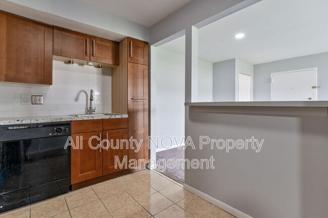 Building Photo - 10122 Campus Way S