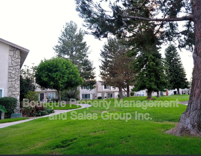 Building Photo - 11086 El Amarillo Ave