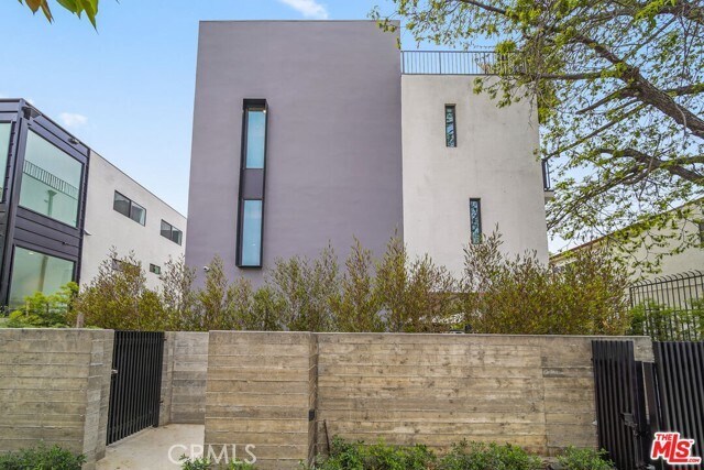 Building Photo - 849 N Mariposa Ave